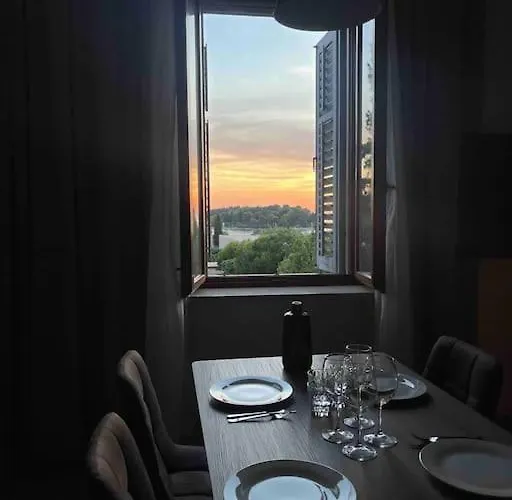 Elena * Ρόβινι